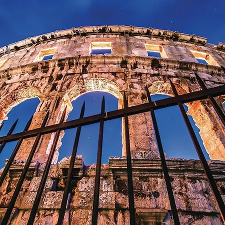 Debeli Vrv * Pula