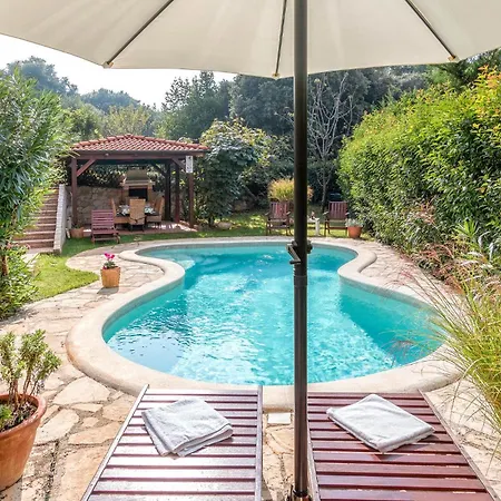 Apartment Cozy In With Wifi Pula